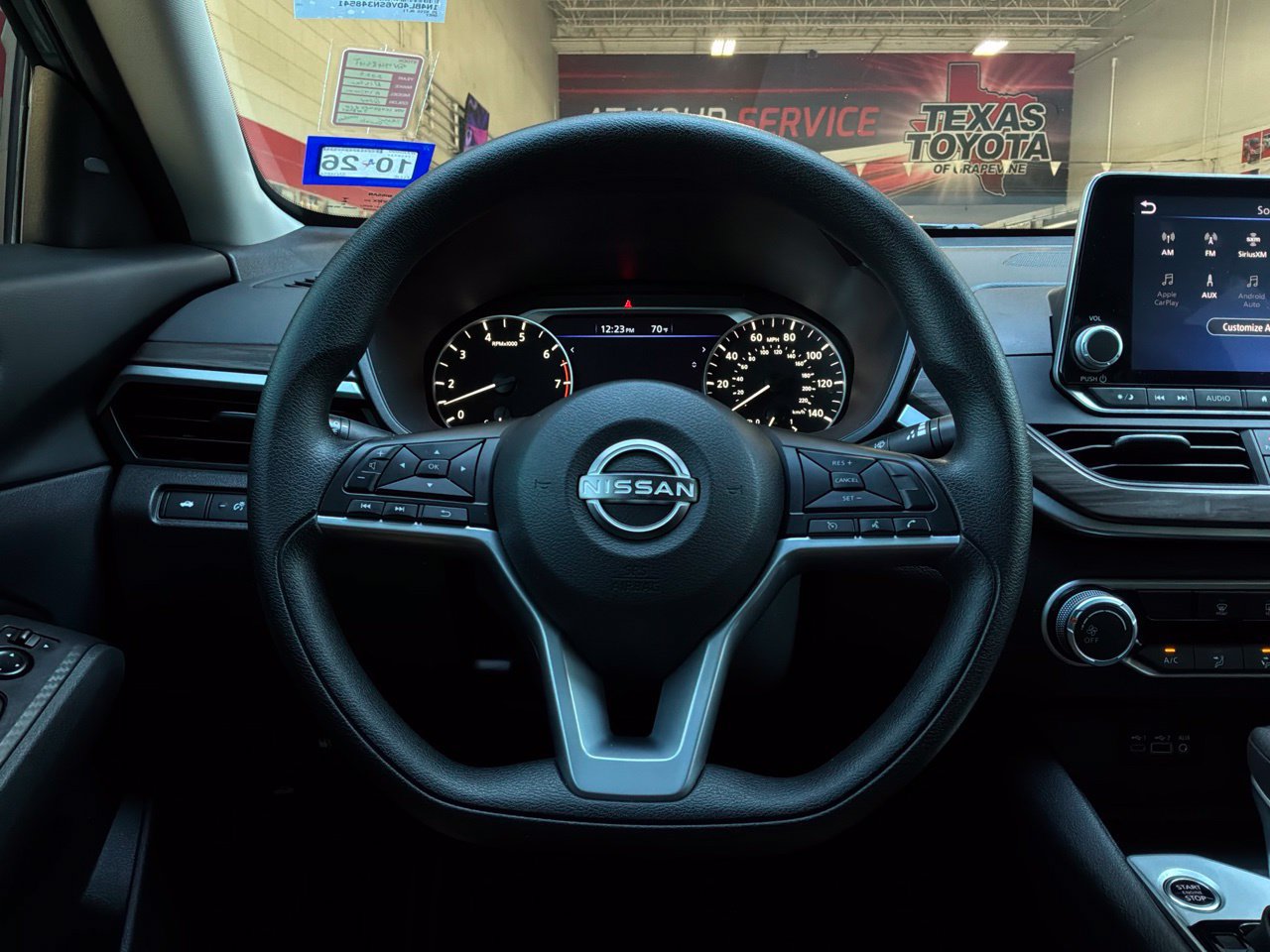 Used 2025 Nissan Altima 2.5 SV FWD image 33