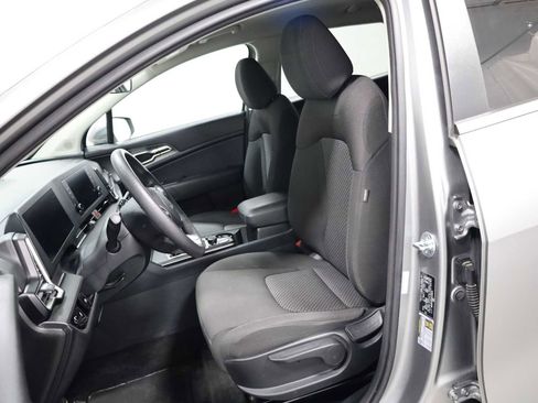 Used 2024 Kia Sportage LX AWD/4WD image 5