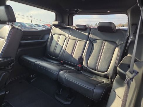 Used 2024 Jeep Wagoneer Series II image 13