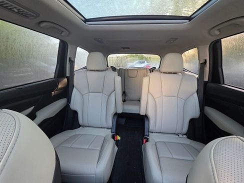 Used 2024 Subaru Ascent Limited w/ Technology Package image 27