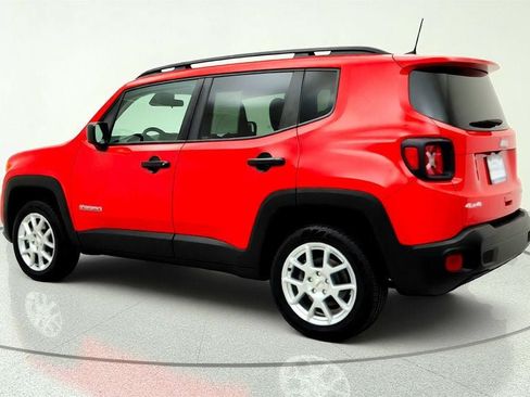 Used 2022 Jeep Renegade Latitude AWD/4WD image 7