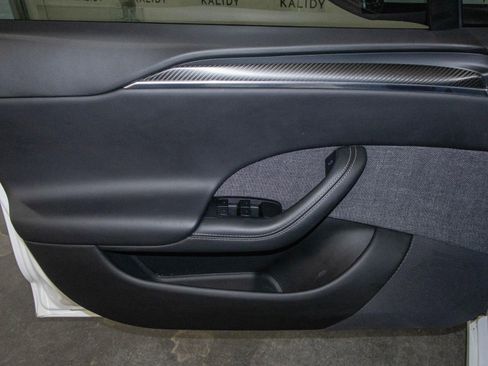 Used 2021 Tesla Model S Plaid image 11