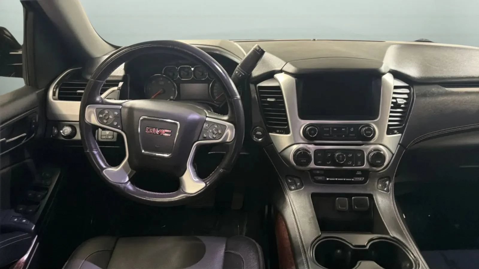 Used 2018 GMC Yukon SLT w/ Open Road Package AWD/4WD image 10