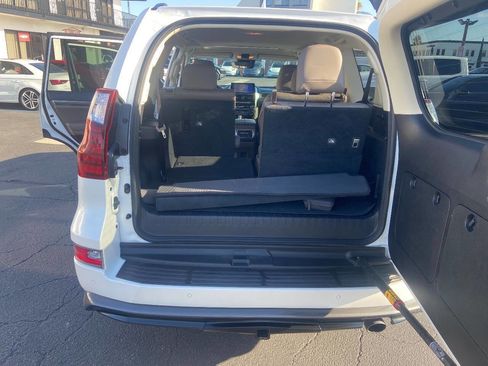 Used 2022 Lexus GX 460 Luxury image 13