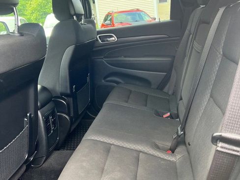 Used 2021 Jeep Grand Cherokee Laredo image 11