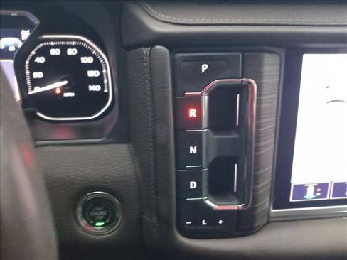 Used 2021 GMC Yukon Denali w/ Denali Premium Package image 16