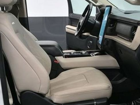 Used 2023 Ford Expedition Max Platinum image 10