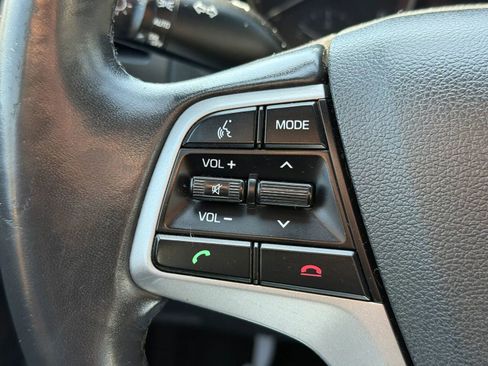 Used 2017 Hyundai Elantra Value Edition FWD image 24