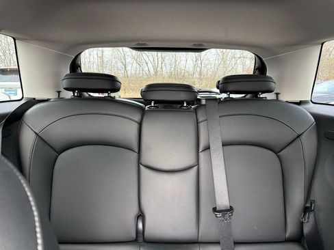 Used 2017 MINI Cooper 4-Door Hardtop image 31