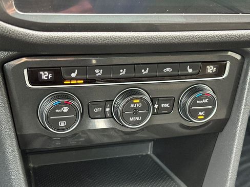 Used 2018 Volkswagen Tiguan SEL w/ 3rd Row Seat Package image 20