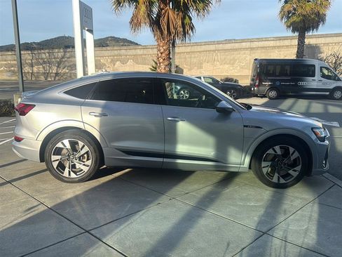 Used 2023 Audi e-tron Premium Plus w/ Premium Plus Package image 5