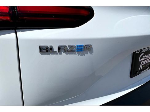 New 2026 Chevrolet Blazer EV LT AWD/4WD image 9