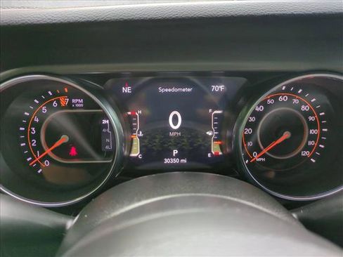 Certified 2023 Jeep Gladiator Sport AWD/4WD image 11
