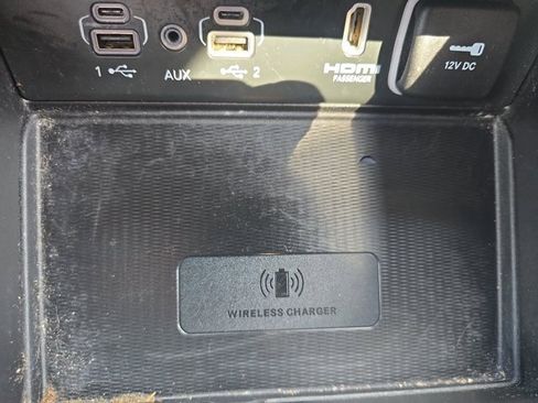 Used 2022 Jeep Grand Cherokee Overland w/ Luxury Tech Group IV image 34