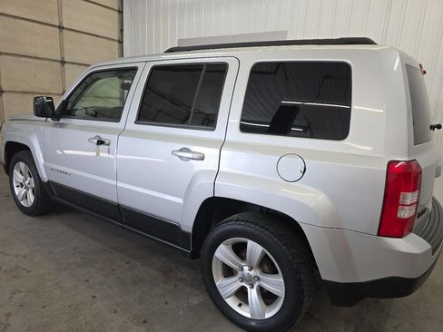 Used 2013 Jeep Patriot Latitude image 9