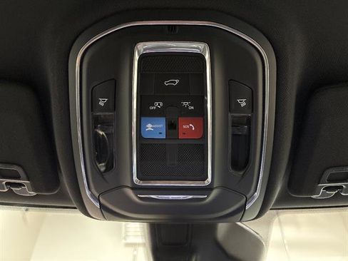 Used 2024 Jeep Grand Cherokee Limited AWD/4WD image 16