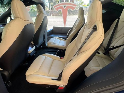 Used 2022 Tesla Model X AWD/4WD image 11