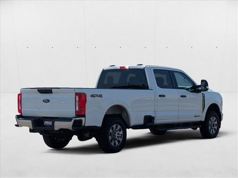 Used 2024 Ford F350 XLT image 4