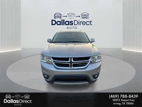 Used 2019 Dodge Journey SE image 3
