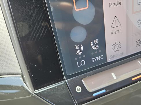 New 2025 Volkswagen Atlas Peak Edition SE image 22