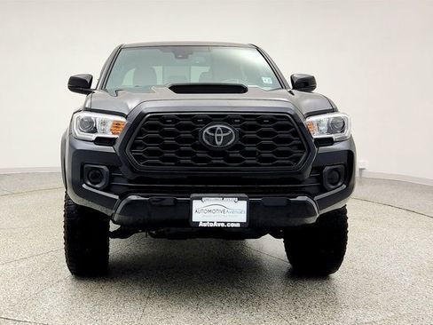 Used 2022 Toyota Tacoma TRD Sport w/ Technology Package image 2