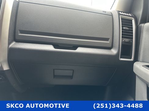 Used 2017 RAM 1500 Classic SLT image 24