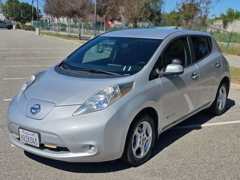 Used 2013 Nissan Leaf SV w/ Premium Pkg image 22