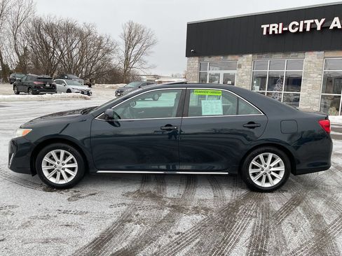 Used 2014 Toyota Camry XLE image 3