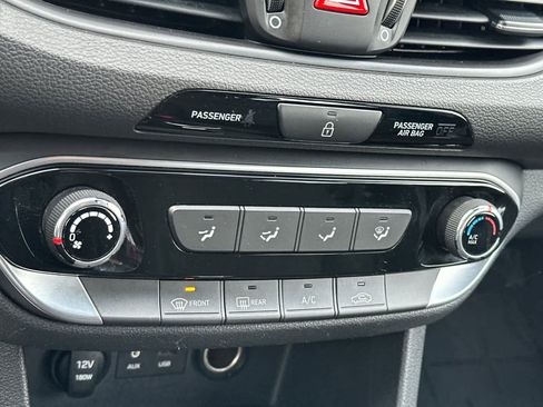 Used 2018 Hyundai Elantra GT image 20