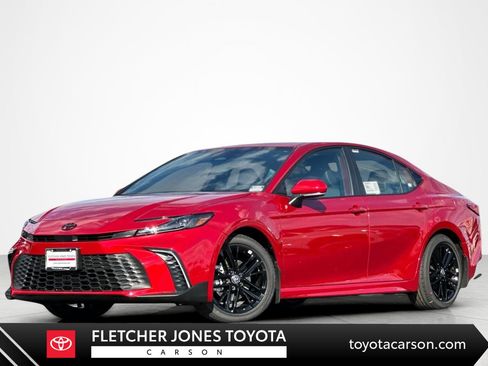 New 2026 Toyota Camry SE image 1