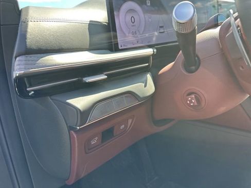 Used 2025 Genesis GV80 3.5T Prestige image 14