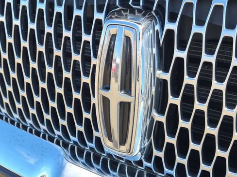 Certified 2020 Lincoln Navigator L Reserve w/ Luxury Package AWD/4WD image 9