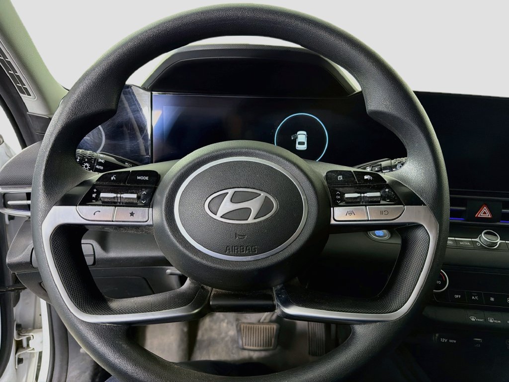 Used 2024 Hyundai Elantra SEL FWD image 14