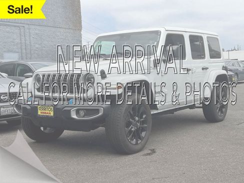 Used 2024 Jeep Wrangler Unlimited Sahara AWD/4WD image 1