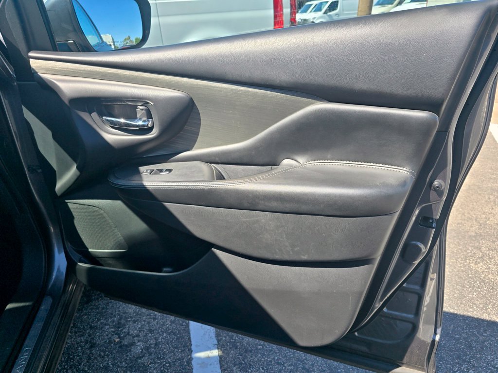 Used 2016 Nissan Murano SV w/ Premium Package FWD image 17