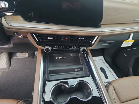 New 2026 Chevrolet Suburban High Country image 15