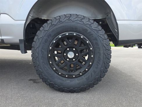 Used 2021 Ford F150 XLT image 15