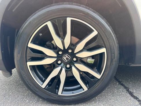 Used 2021 Honda Pilot Elite image 32
