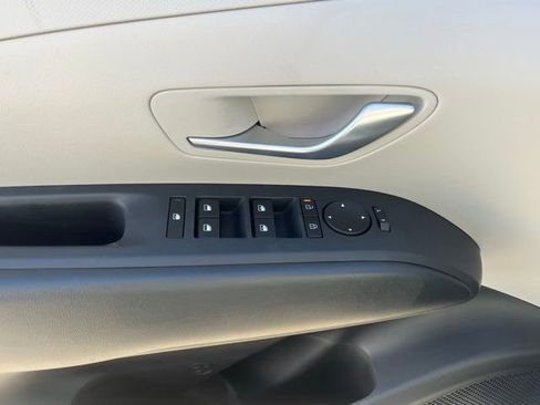 New 2025 Hyundai Tucson SEL image 17