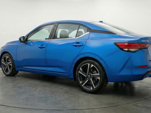 Used 2025 Nissan Sentra SV image 5