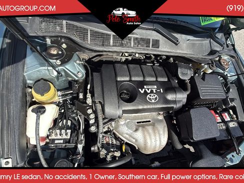 Used 2010 Toyota Camry LE FWD image 37