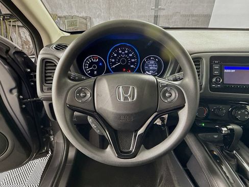 Certified 2019 Honda HR-V LX image 9