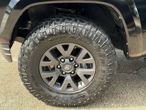 Used 2023 Toyota Tacoma SR5 w/ Technology Package AWD/4WD image 13