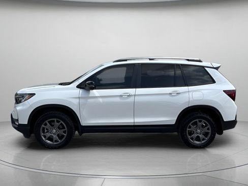 Used 2024 Honda Passport TrailSport image 5