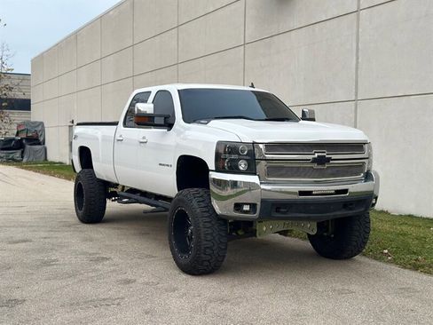 Used 2009 Chevrolet Silverado 3500 LTZ w/ Suspension Package, Off-Road image 4