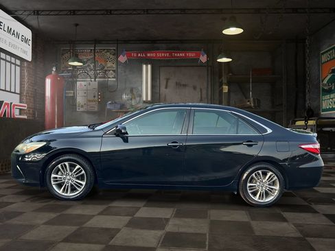 Used 2015 Toyota Camry SE FWD image 8
