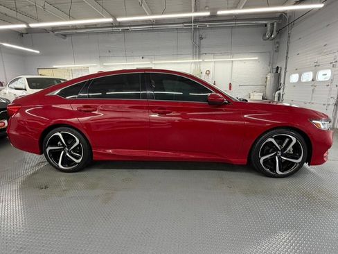 Used 2018 Honda Accord Sport image 6