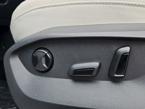 New 2026 Volkswagen Taos SE AWD/4WD image 20