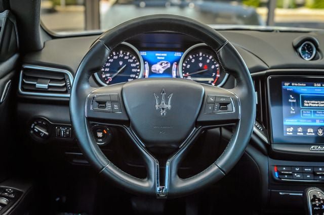 Used 2018 Maserati Ghibli RWD image 28