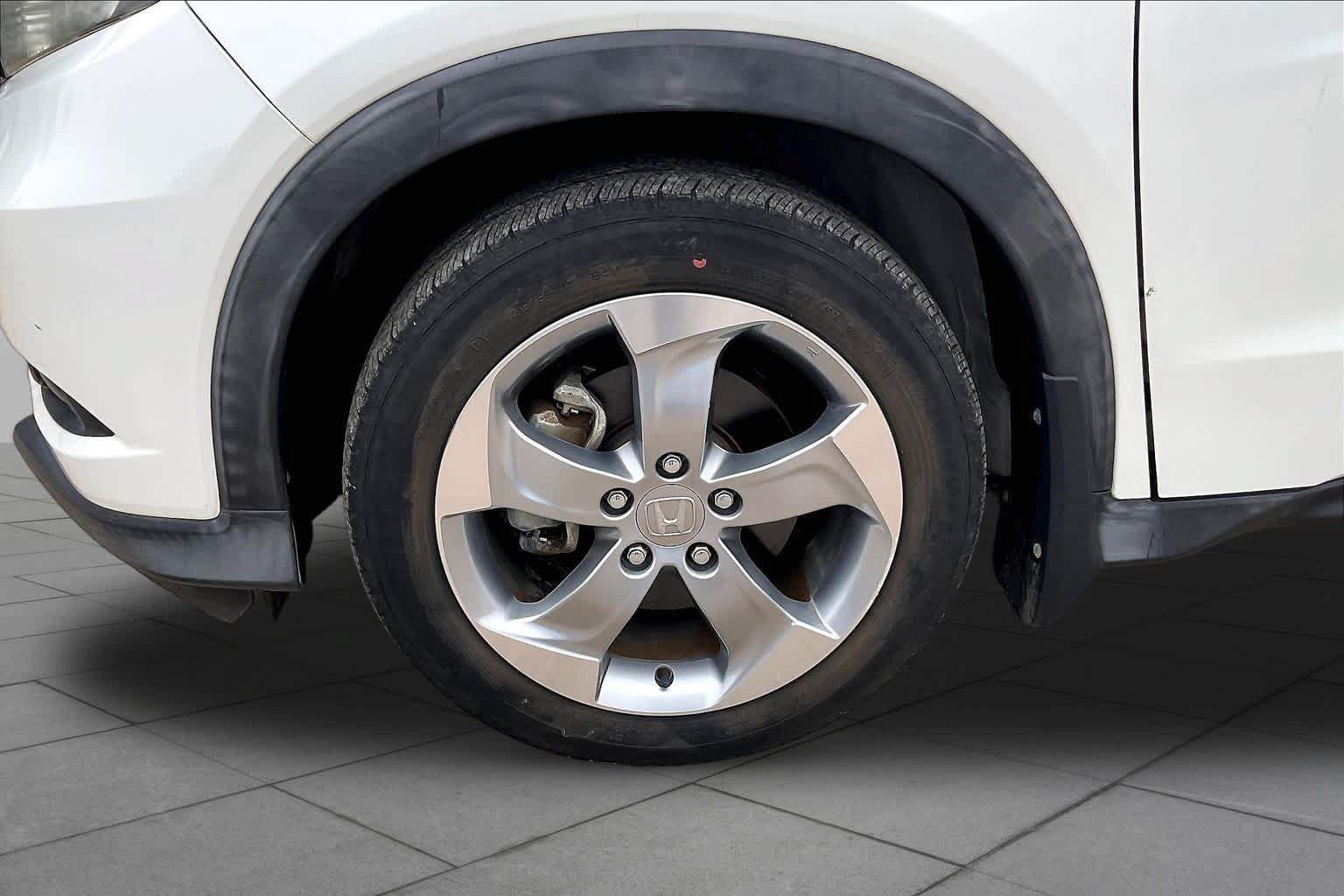 Used 2017 Honda HR-V EX-L image 10